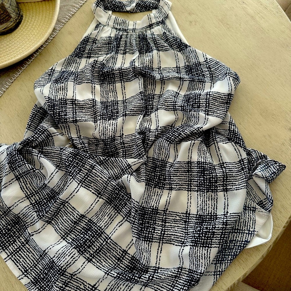 Stylish Dress by entro - Black and White - Picture 2 of 7